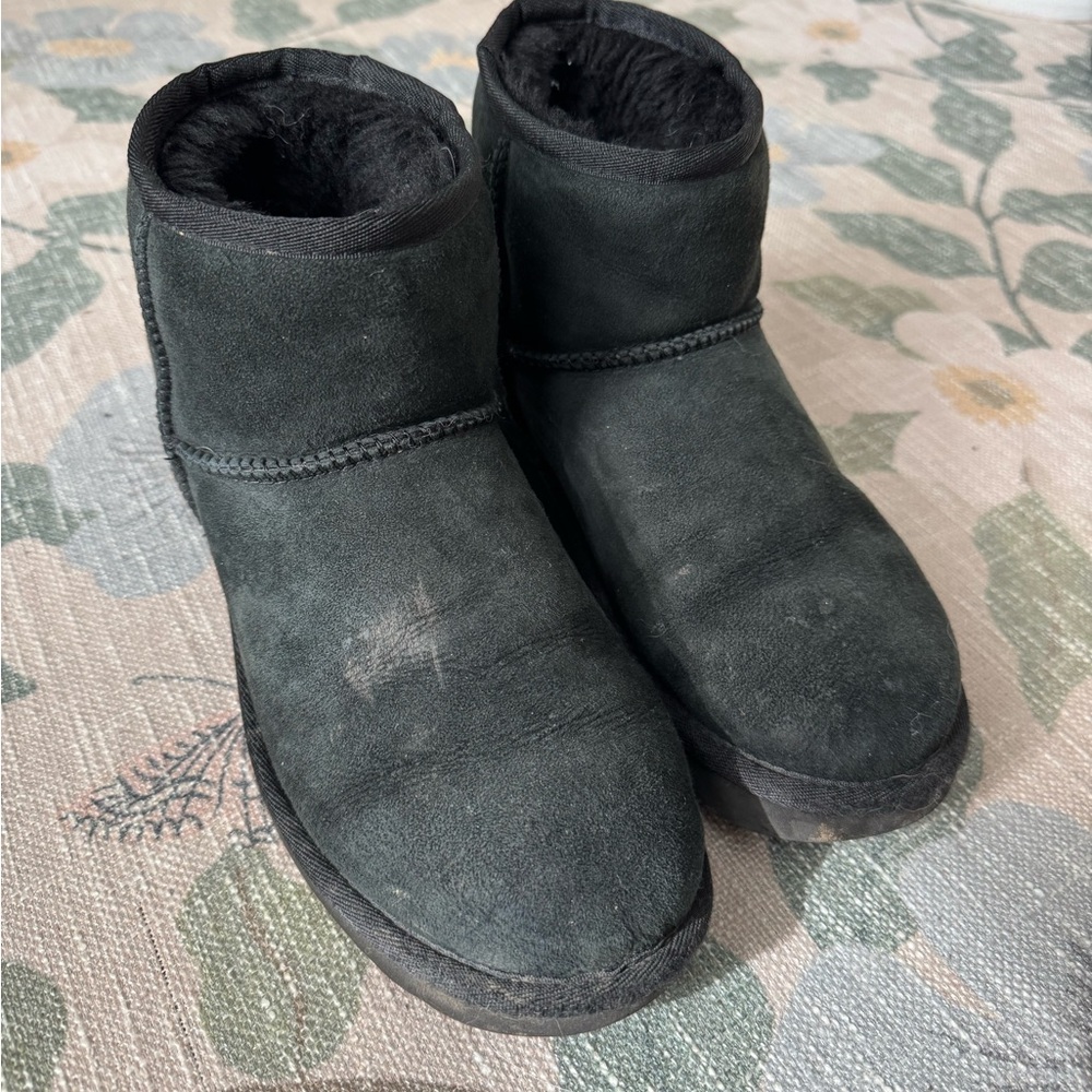 UGG Black Classic Mini sz 7 - Picture 4 of 6